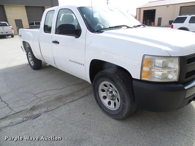 image for item DF7096 2008 Chevrolet Silverado 1500 Ext. Cab pickup truck