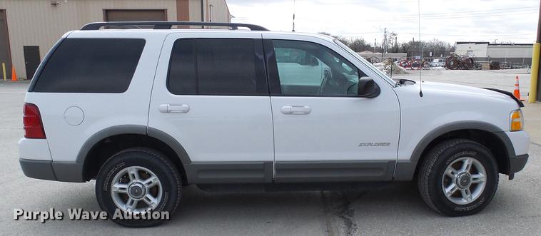 image for item DF7098 2002 Ford Explorer SUV