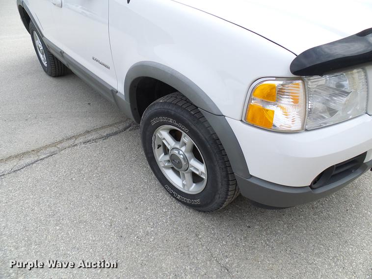 image for item DF7098 2002 Ford Explorer SUV