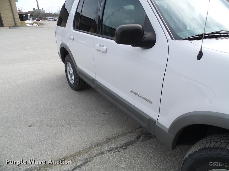 image for item DF7098 2002 Ford Explorer SUV
