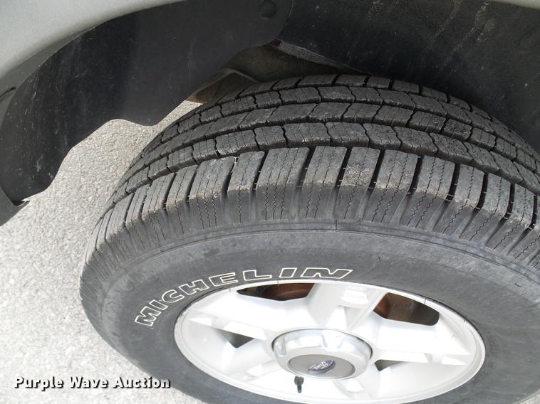 image for item DF7098 2002 Ford Explorer SUV