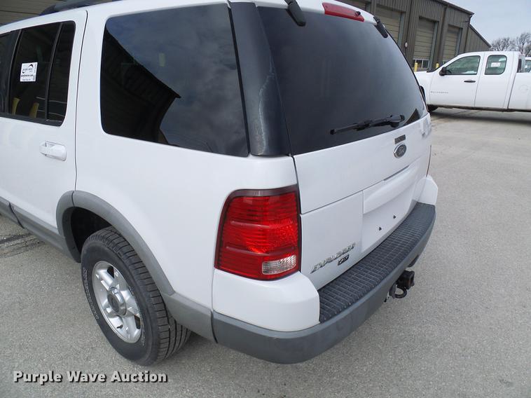 image for item DF7098 2002 Ford Explorer SUV