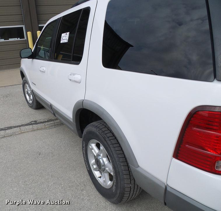 image for item DF7098 2002 Ford Explorer SUV