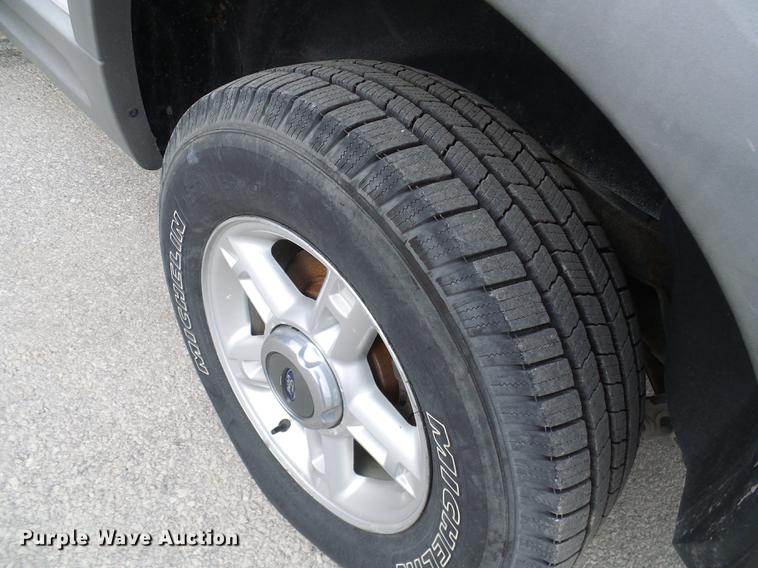 image for item DF7098 2002 Ford Explorer SUV