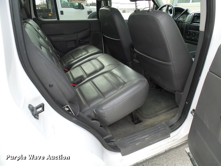 image for item DF7098 2002 Ford Explorer SUV