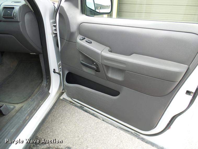 image for item DF7098 2002 Ford Explorer SUV