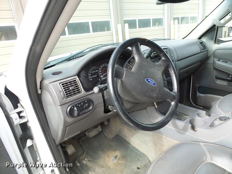 image for item DF7098 2002 Ford Explorer SUV