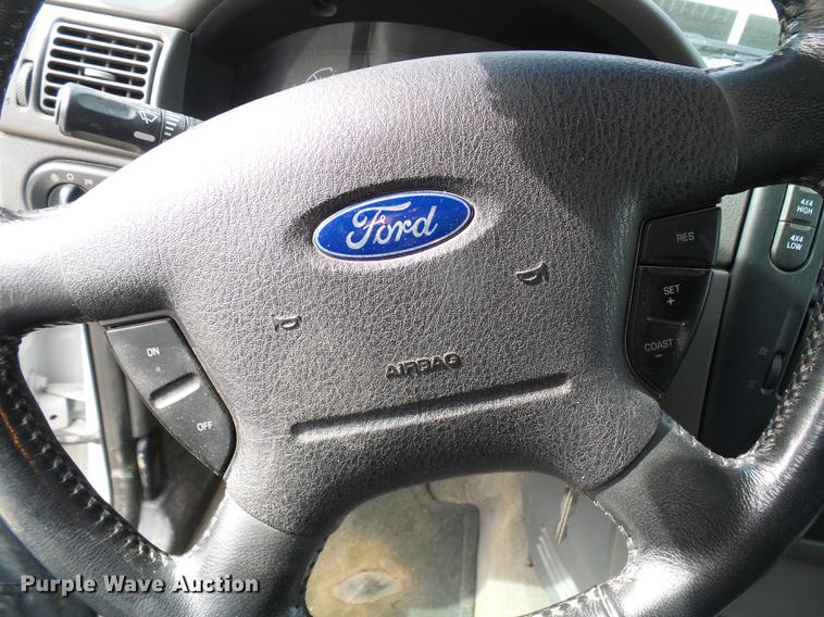 image for item DF7098 2002 Ford Explorer SUV