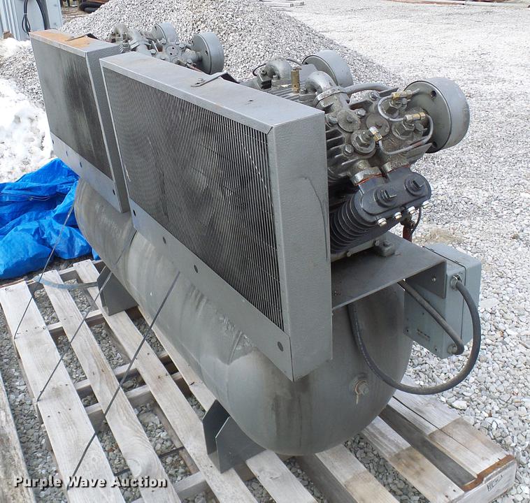 image for item DF7102 Air compressor