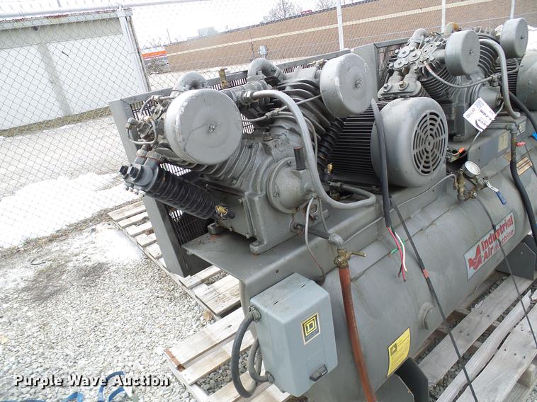 image for item DF7102 Air compressor