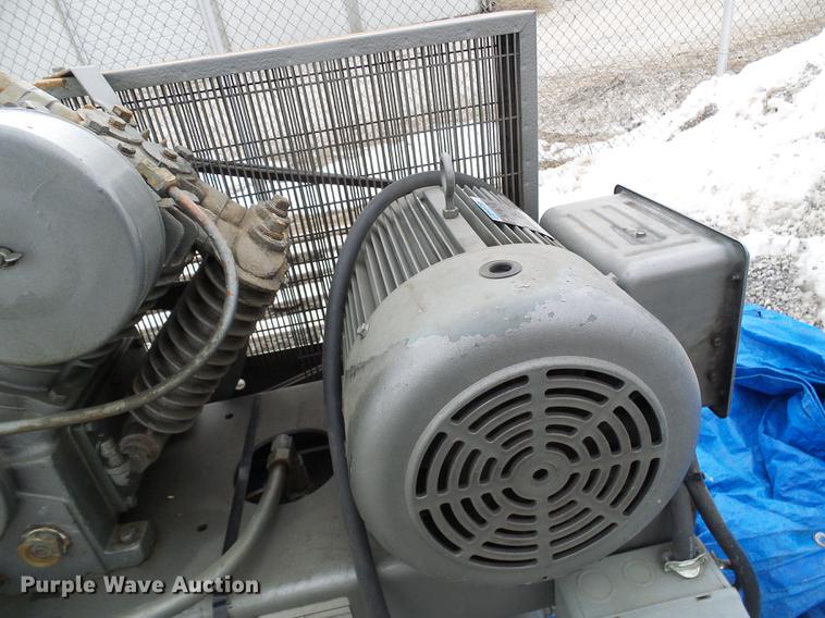 image for item DF7102 Air compressor