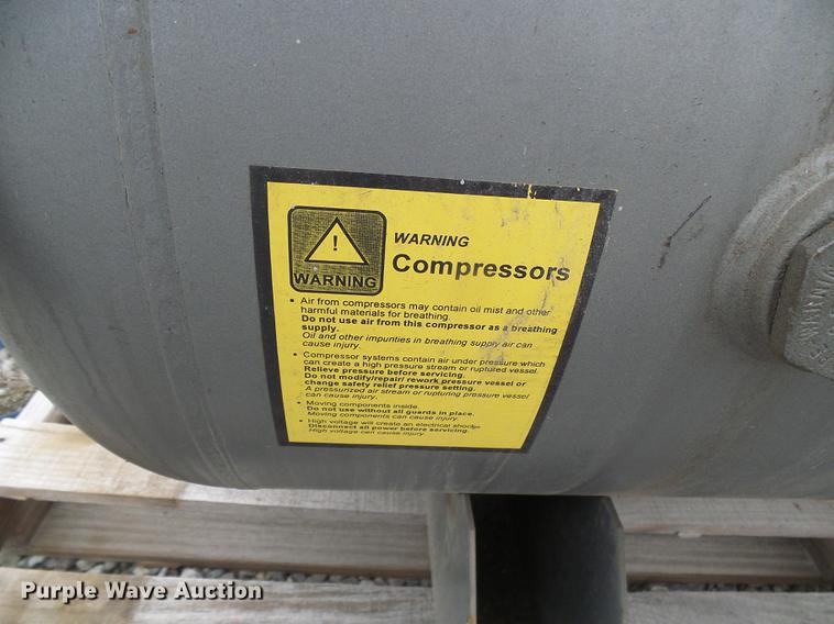 image for item DF7102 Air compressor