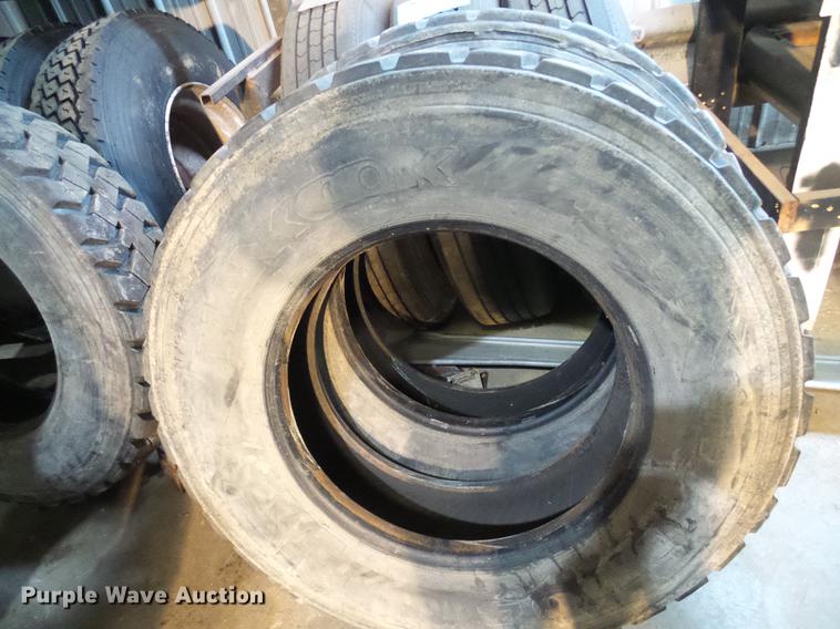 image for item DF7104 1999 International 2674 refuse truck