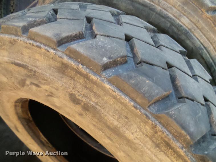 image for item DF7104 1999 International 2674 refuse truck