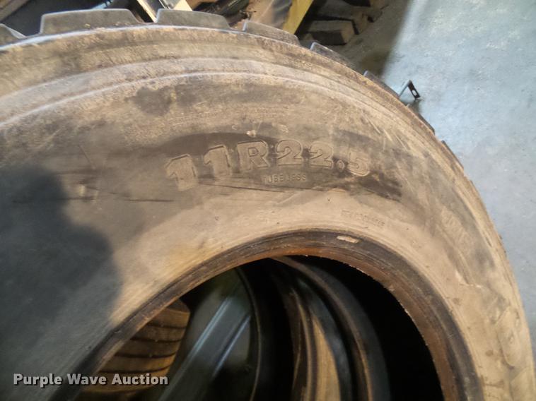 image for item DF7104 1999 International 2674 refuse truck