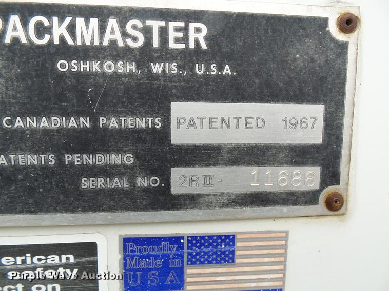 image for item DF7104 1999 International 2674 refuse truck