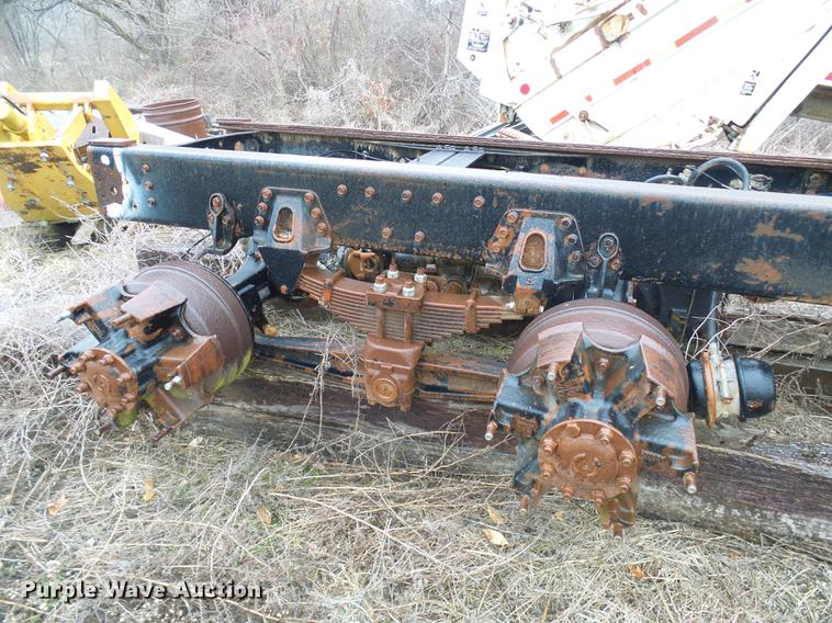 image for item DF7106 1997 International 2674 truck cab and chassis