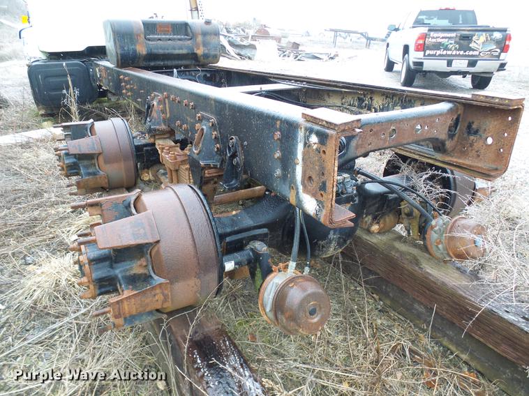 image for item DF7106 1997 International 2674 truck cab and chassis