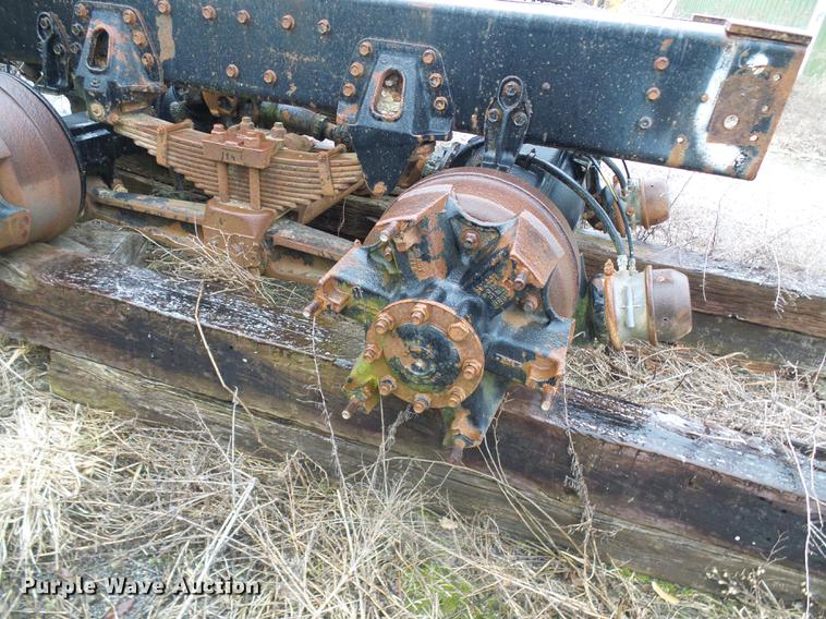 image for item DF7106 1997 International 2674 truck cab and chassis