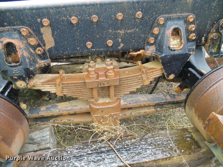 image for item DF7106 1997 International 2674 truck cab and chassis