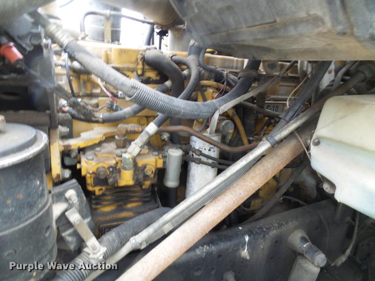 image for item DF7106 1997 International 2674 truck cab and chassis