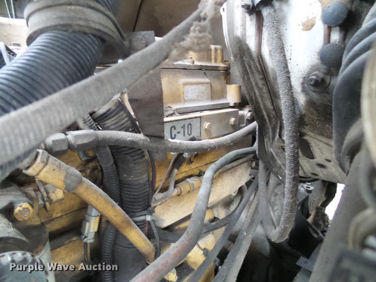 image for item DF7106 1997 International 2674 truck cab and chassis