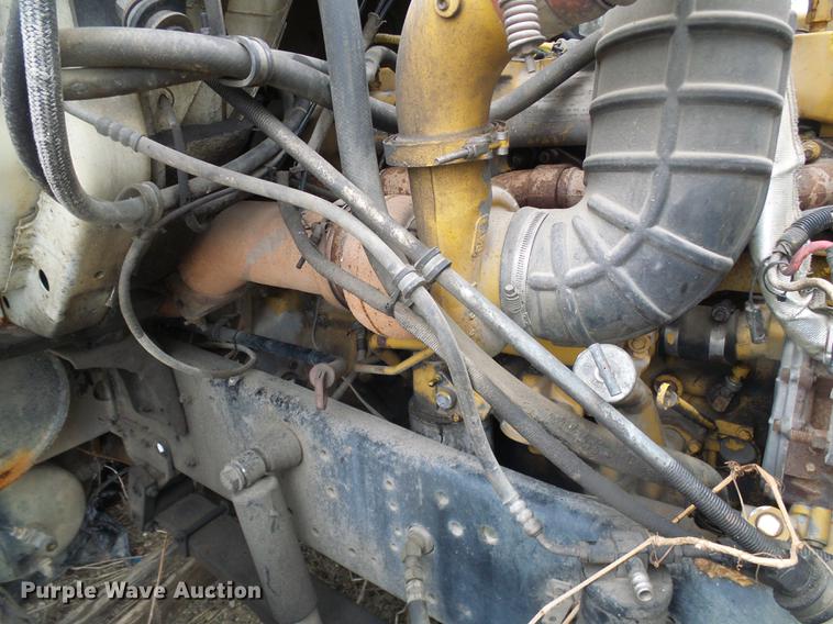 image for item DF7106 1997 International 2674 truck cab and chassis