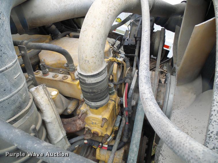 image for item DF7106 1997 International 2674 truck cab and chassis