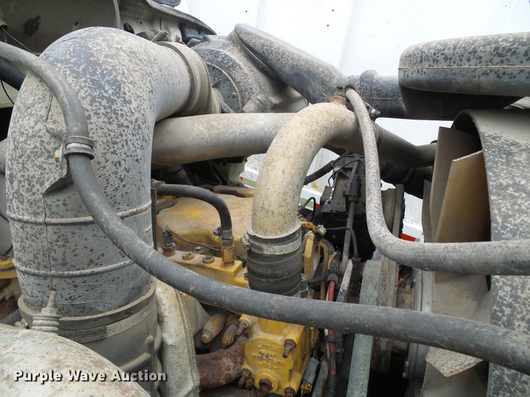 image for item DF7106 1997 International 2674 truck cab and chassis