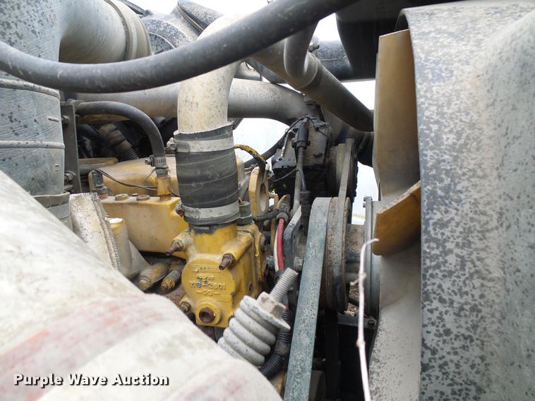 image for item DF7106 1997 International 2674 truck cab and chassis