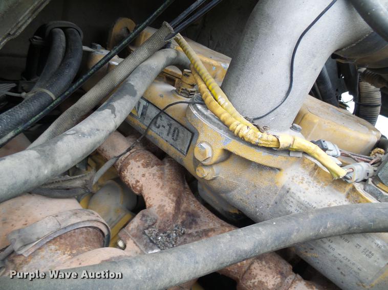 image for item DF7106 1997 International 2674 truck cab and chassis