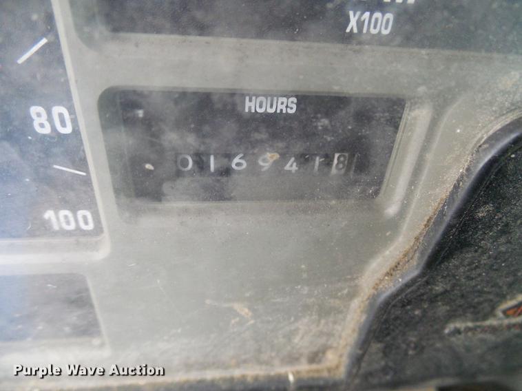 image for item DF7106 1997 International 2674 truck cab and chassis