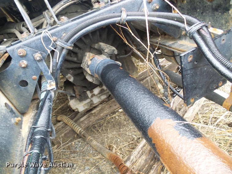 image for item DF7106 1997 International 2674 truck cab and chassis