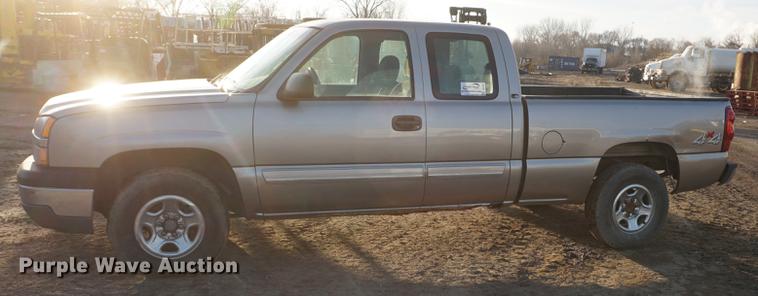 image for item DF7601 2003 Chevrolet Silverado 1500 Ext. Cab pickup truck