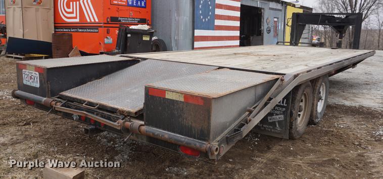 image for item DF7604 2005 Maxwell equipment trailer