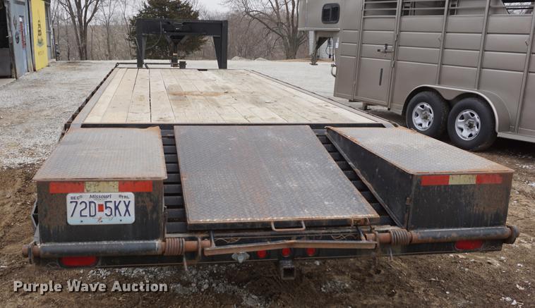 image for item DF7604 2005 Maxwell equipment trailer