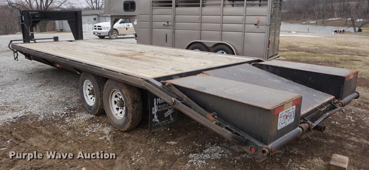 image for item DF7604 2005 Maxwell equipment trailer
