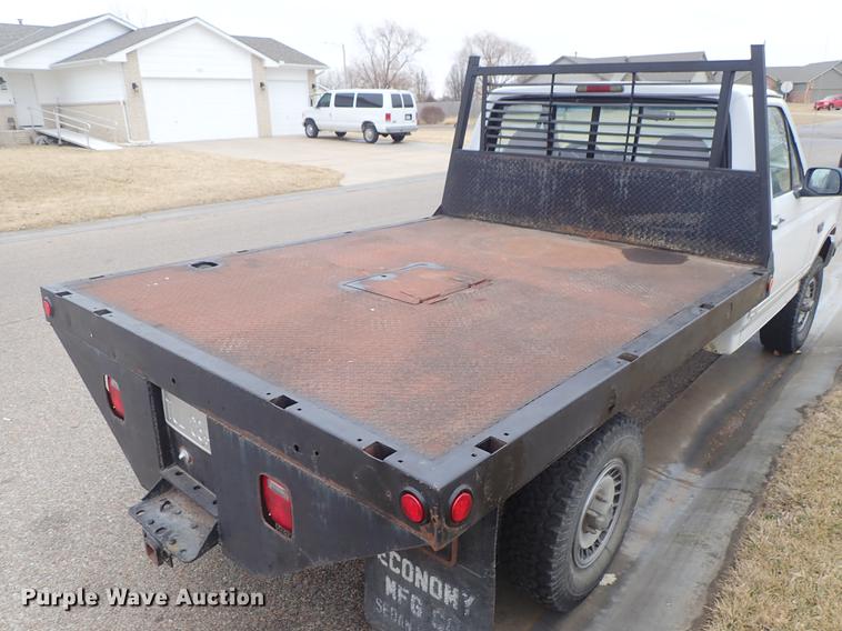 image for item DF8721 1996 Ford F150 flatbed pickup truck