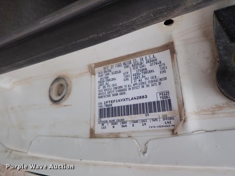 image for item DF8721 1996 Ford F150 flatbed pickup truck