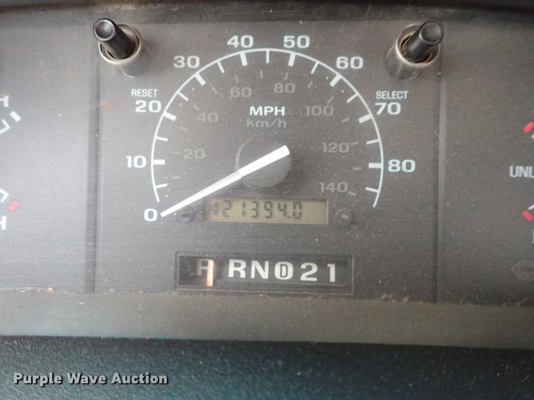 image for item DF8721 1996 Ford F150 flatbed pickup truck