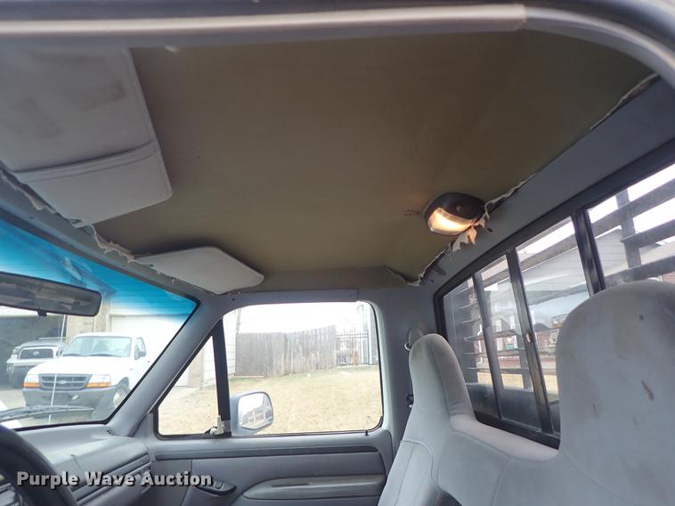 image for item DF8721 1996 Ford F150 flatbed pickup truck