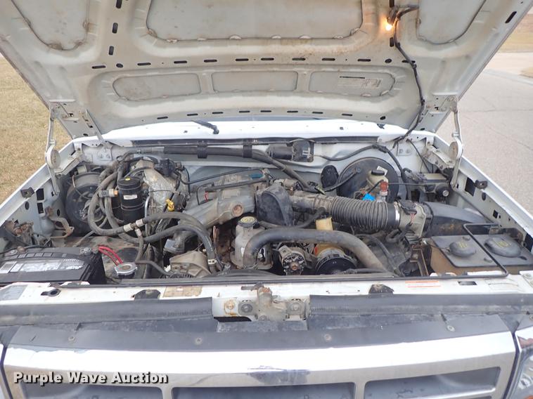 image for item DF8721 1996 Ford F150 flatbed pickup truck