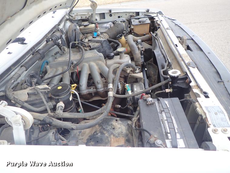 image for item DF8721 1996 Ford F150 flatbed pickup truck