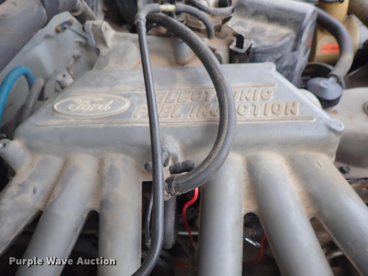 image for item DF8721 1996 Ford F150 flatbed pickup truck