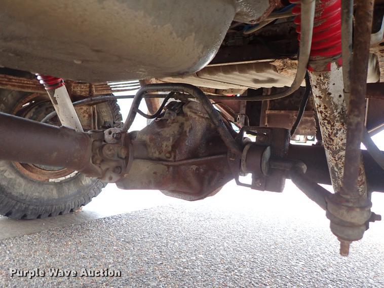 image for item DF8721 1996 Ford F150 flatbed pickup truck