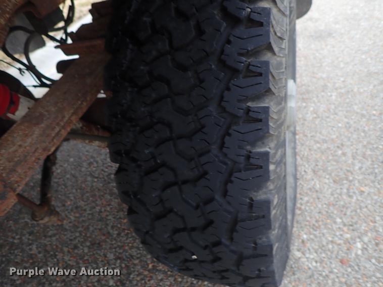 image for item DF8721 1996 Ford F150 flatbed pickup truck