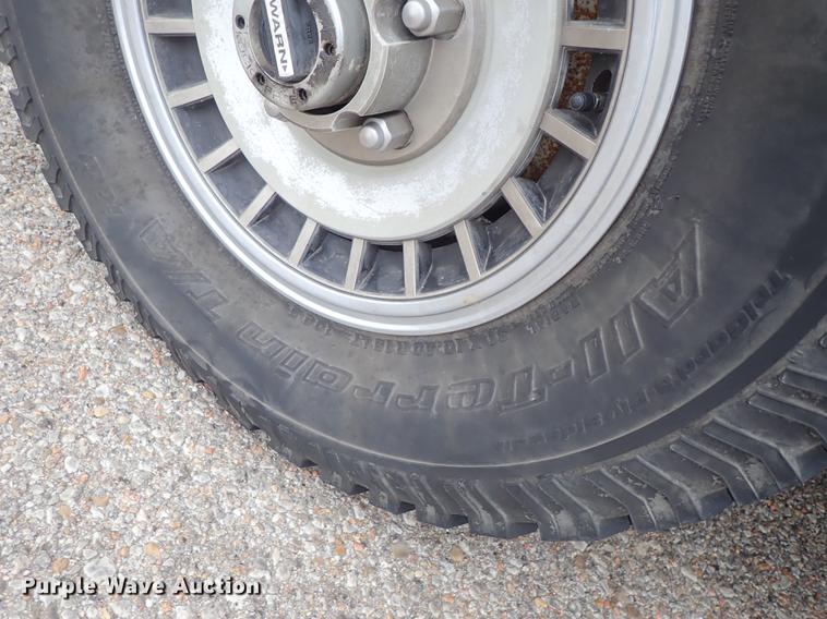 image for item DF8721 1996 Ford F150 flatbed pickup truck