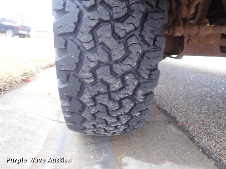 image for item DF8721 1996 Ford F150 flatbed pickup truck