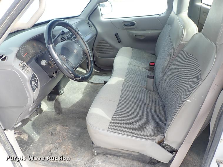 image for item DF8727 2000 Ford F150 pickup truck