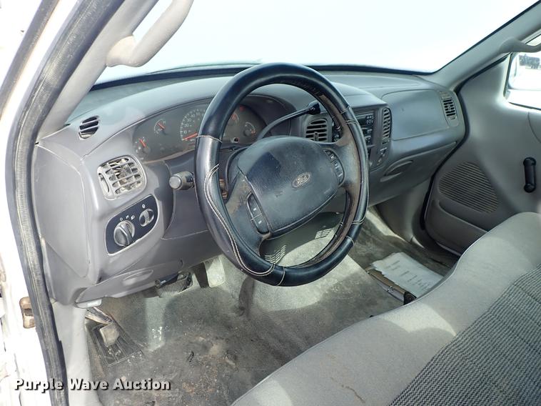 image for item DF8727 2000 Ford F150 pickup truck